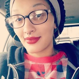 Meet your Posher, Deemeetria